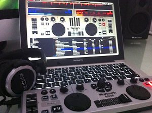 Numark DJ2Go plus Virtual DJ LE, DJ2Go edition