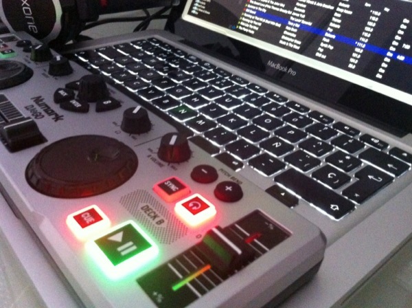 numark-dj2go-review numark-dj2go-review