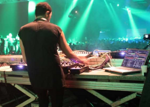 Dubfire & the DB4 Dubfire & the DB4