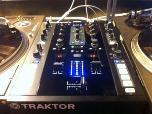 Traktor Kontrol Z2