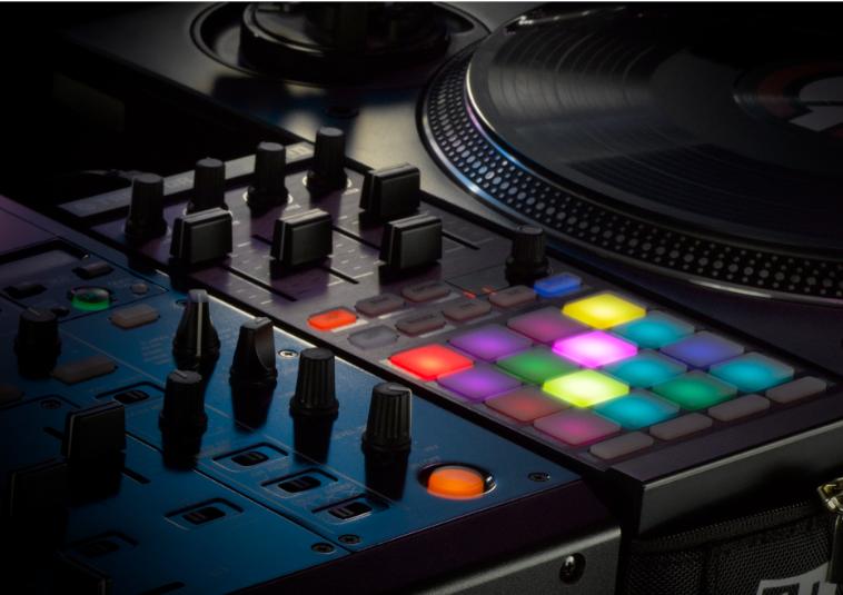 Traktor Kontrol F1 Traktor Kontrol F1