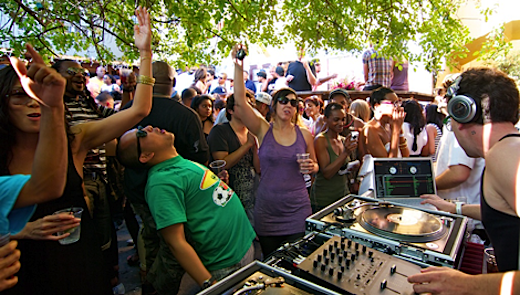 DJ crowd