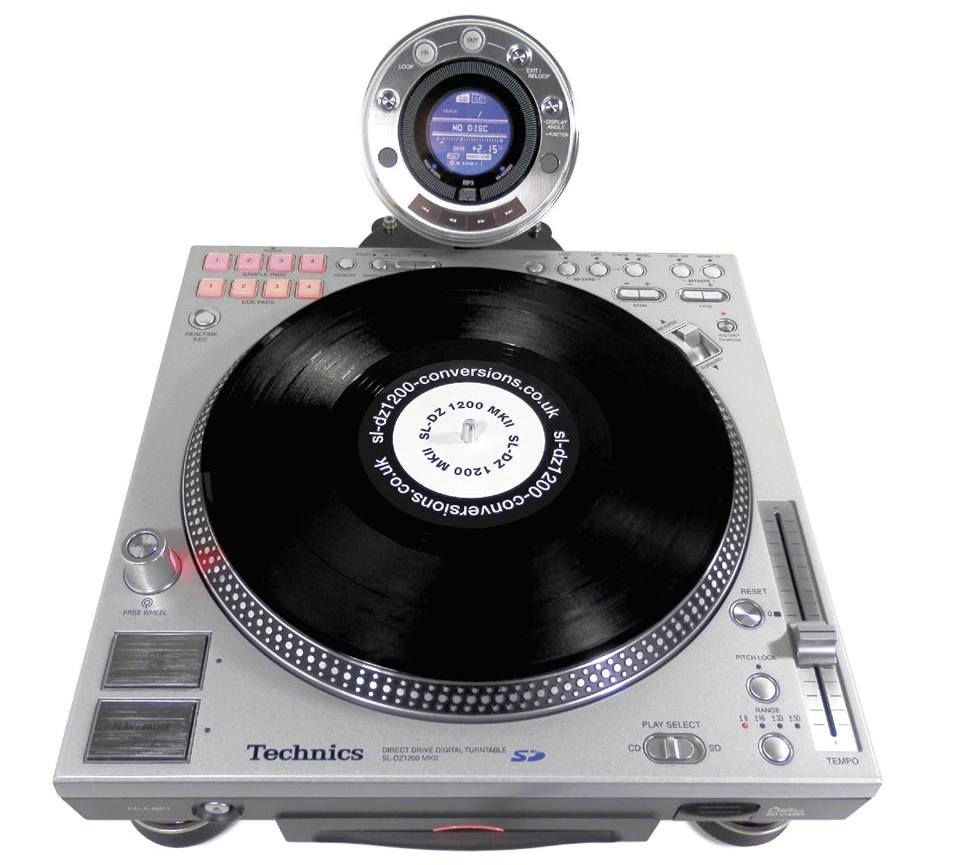 Here we have what appears to be a standard Technics turntable, modded to be a CDJ.