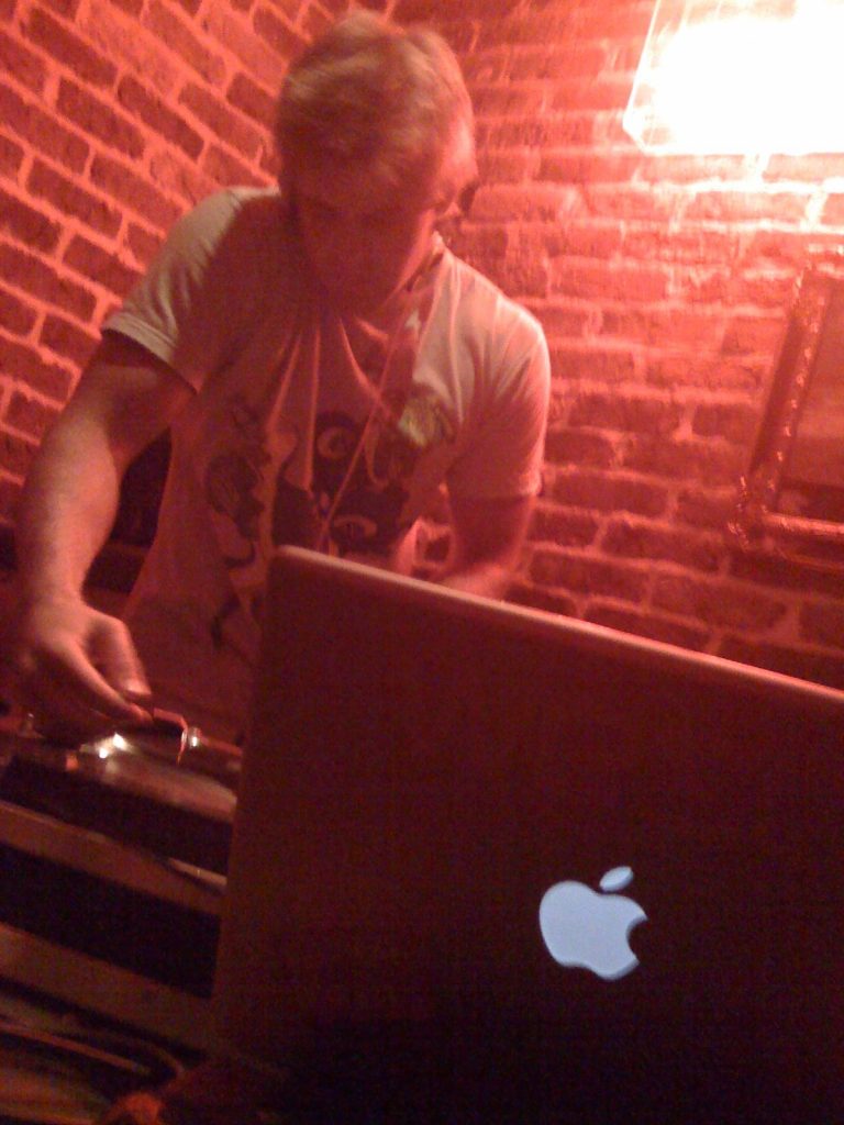 Your Questions What's The Best Laptop To DJ With? Digital DJ Tips