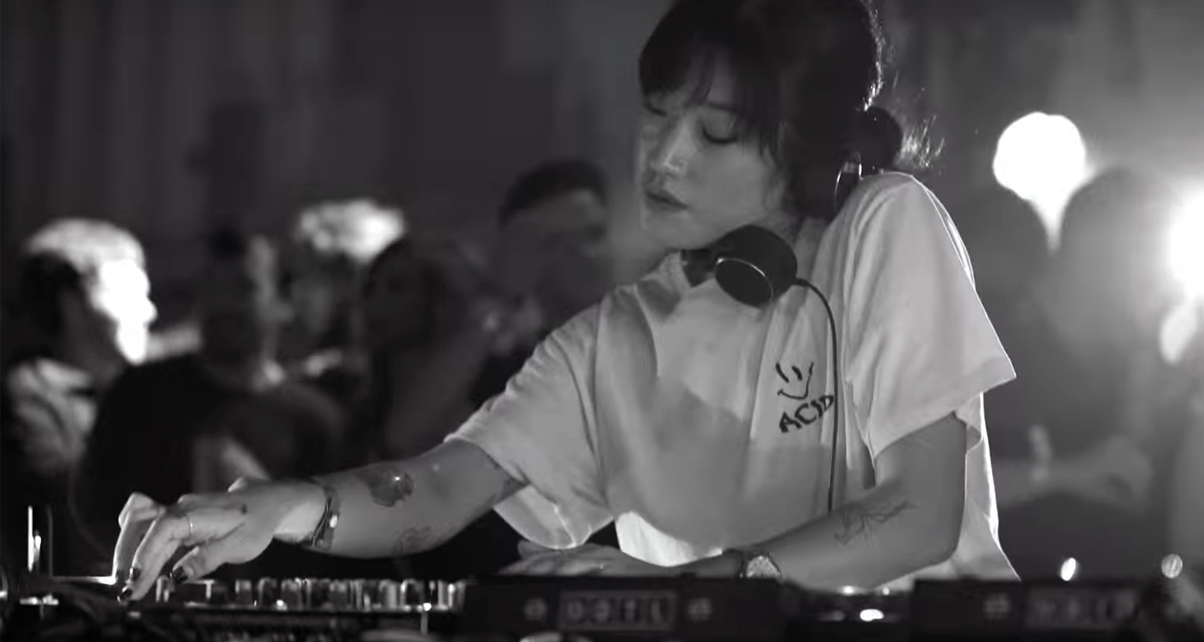 Head To Head Sennheiser HD25 Vs Pioneer DJ HDJS7 Digital DJ Tips