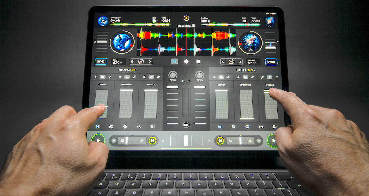 algoriddim djay pro versus virtualdj