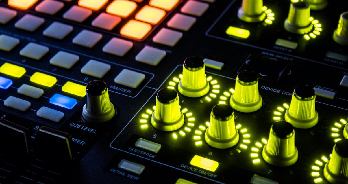 How To DJ With Acapellas - A Beginners Guide - Digital DJ Tips