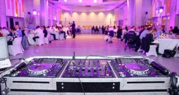 DJ booth at a wedding reception dinner