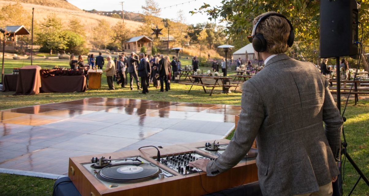 7 Reasons DJs Still Use Vinyl & Turntables Today Digital DJ Tips