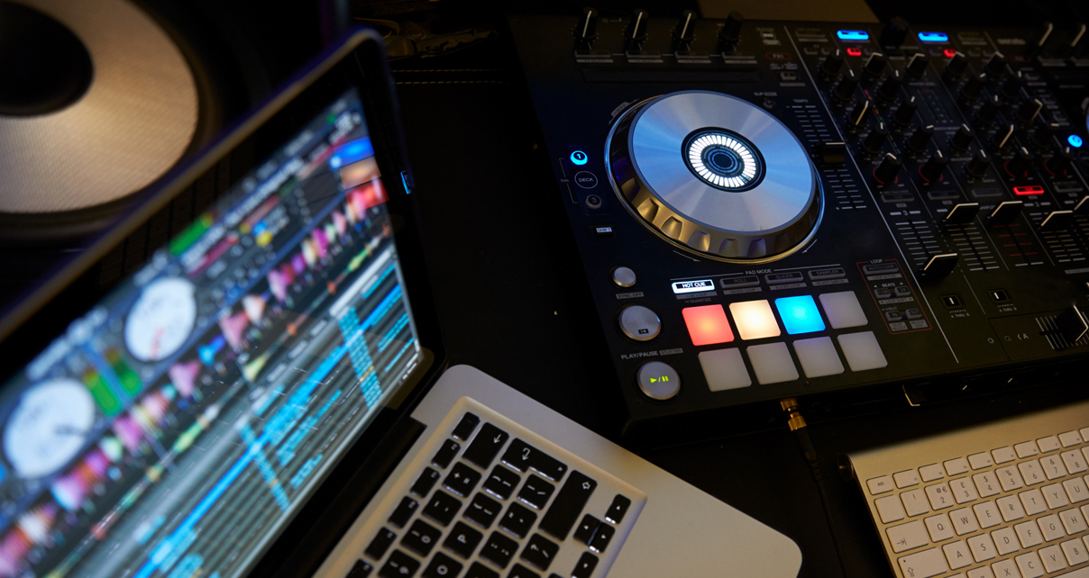 Choosing The Best DJ Software [Live DJing Q&A With Phil Morse]