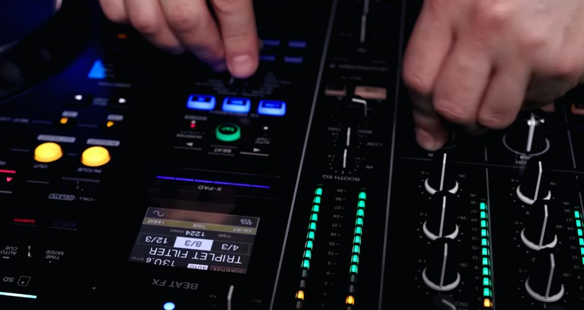 9 Of The Best DJ Mixers For Club, Scratching & More In 2024