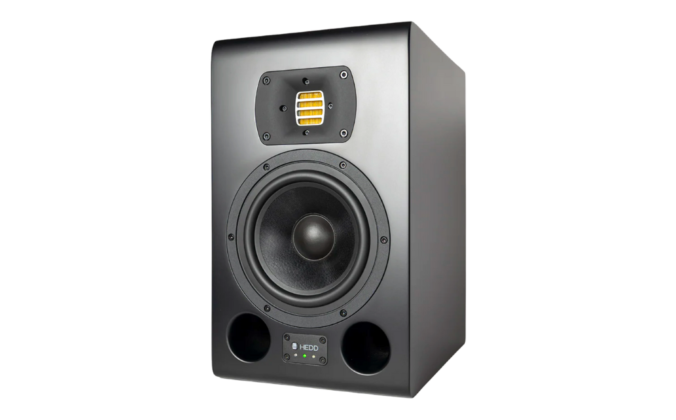 A single Hedd Type 07 A-Core analogue monitor on a transparent background.