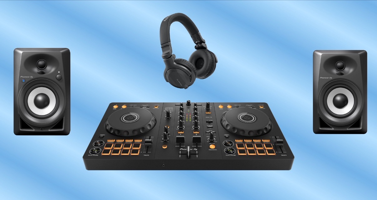 A Pioneer DJ DDJ-FLX4 controller, two Pioneer DJ DM-40 monitors, and a pair of HDJ-CUE1 headphones on a blue and white background.