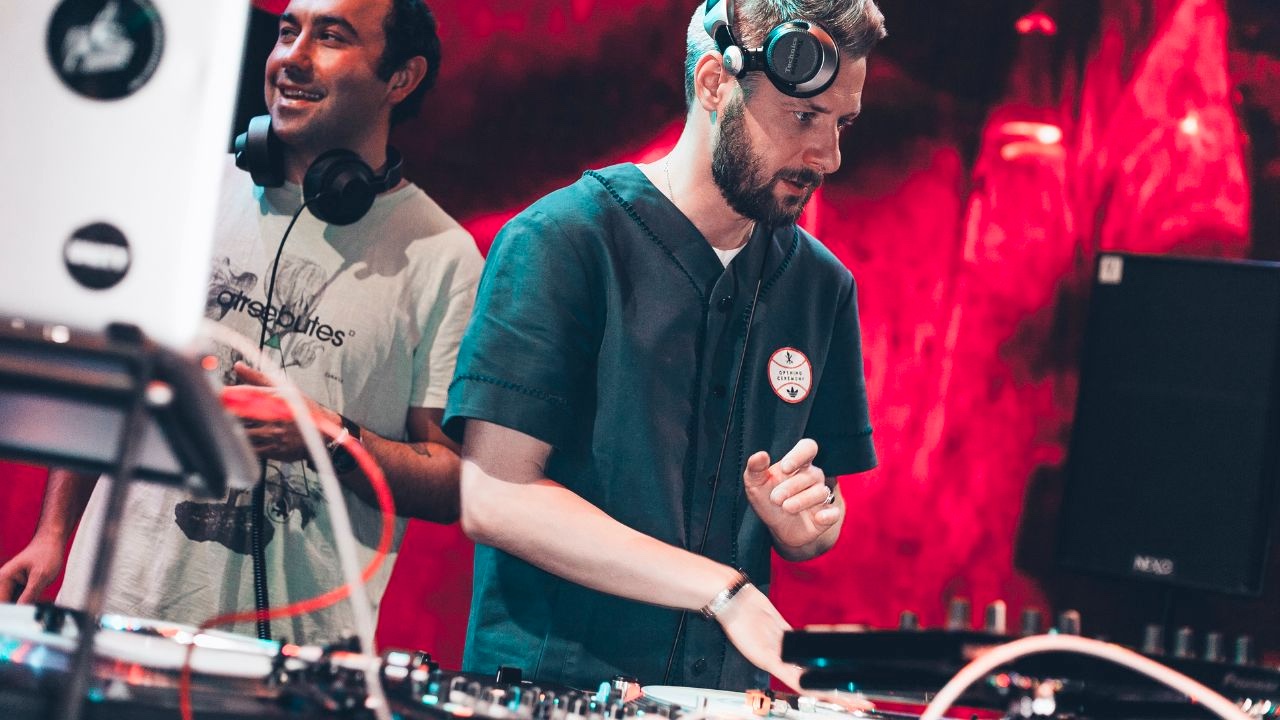 How To Handle DJ Nerves And Difficult Gigs